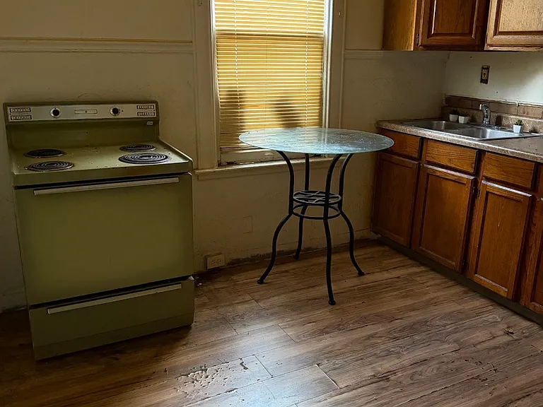 5363 Arlington Ave — Photo 3