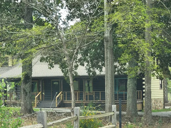 24 Alexander Rd, Grantville, GA 30220