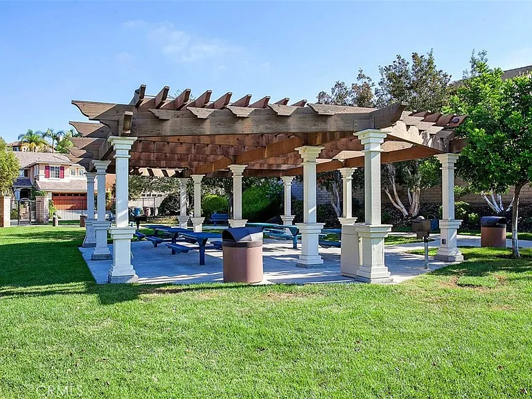 27731 Daisyfield Dr — Photo 20