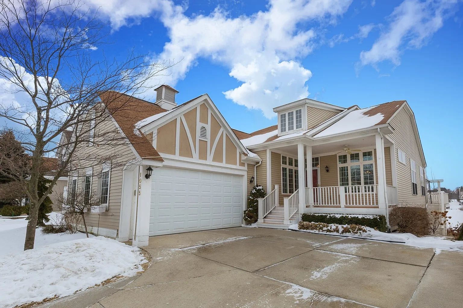 1055 Watersedge Ct photo 1