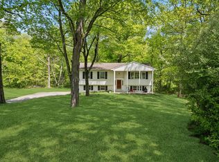 26 Woodland Cir, Hyde Park, NY 12538