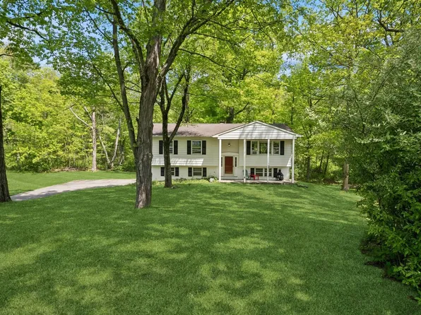 26 Woodland Circle, Hyde Park, NY 12538