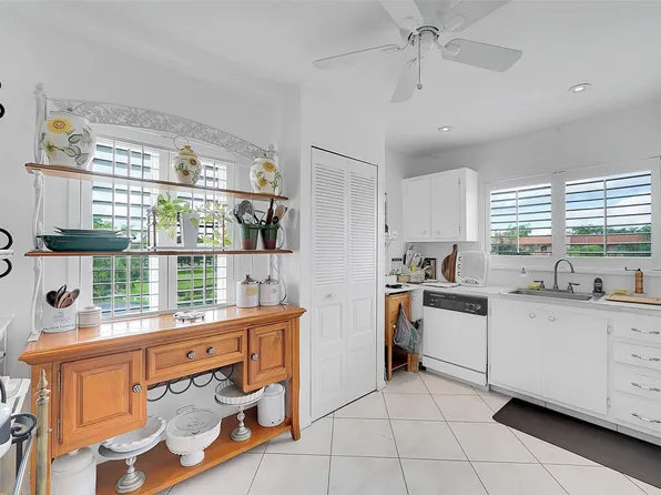 9481 Sunrise Lakes Boulevard #310, Sunrise, FL 33322