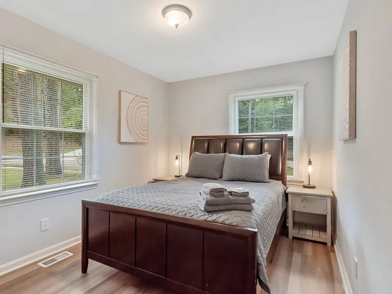 2316 Sierra Dr — Photo 16