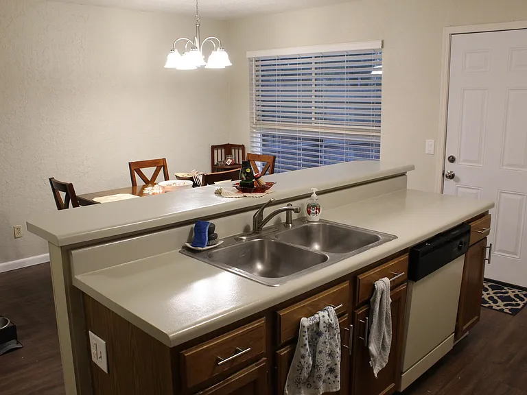 1336 Eastgate Dr — Photo 7