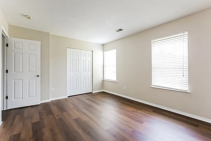 121 Hatters Ct — Photo 11