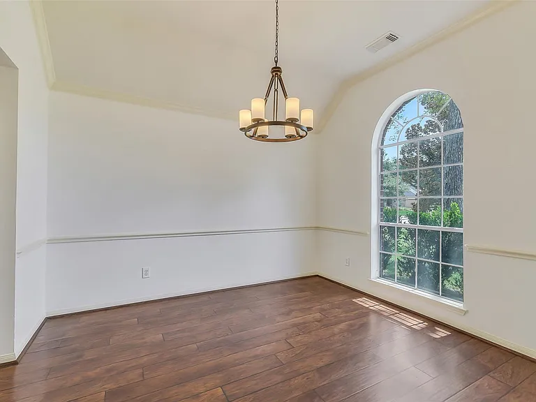 11802 Chateau Trl — Photo 13