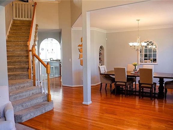 Entryway, 2-story Foyer