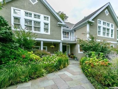 33 Wildwood Drive, Great Neck, NY, 11024