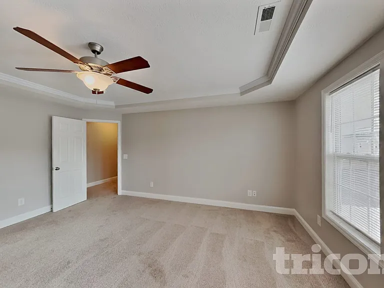 15 Summerseat Way — Photo 8