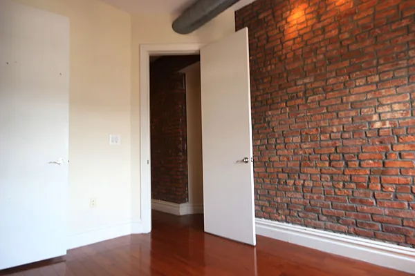 Rented by Nooklyn NYC LLC | media 29