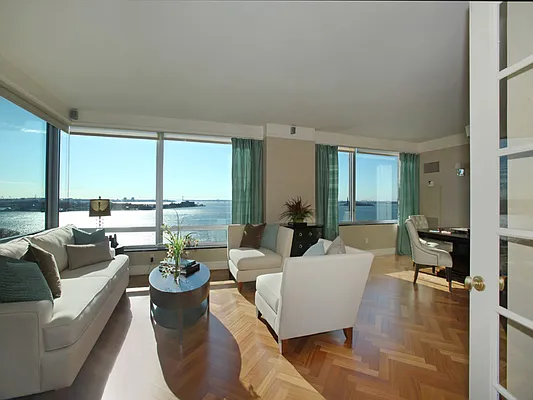 Sold by Sotheby's International Realty | media 5