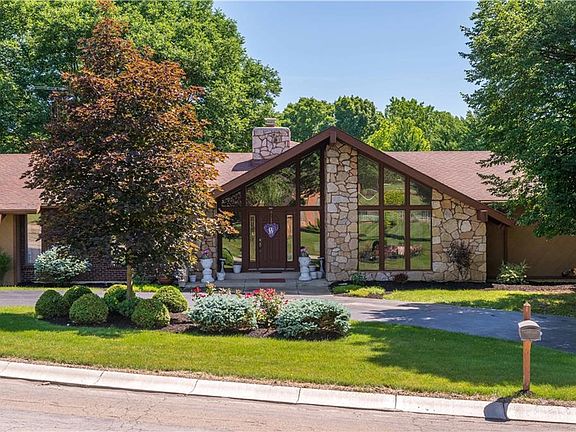 2nd image of 4540 Fairlawn Ct