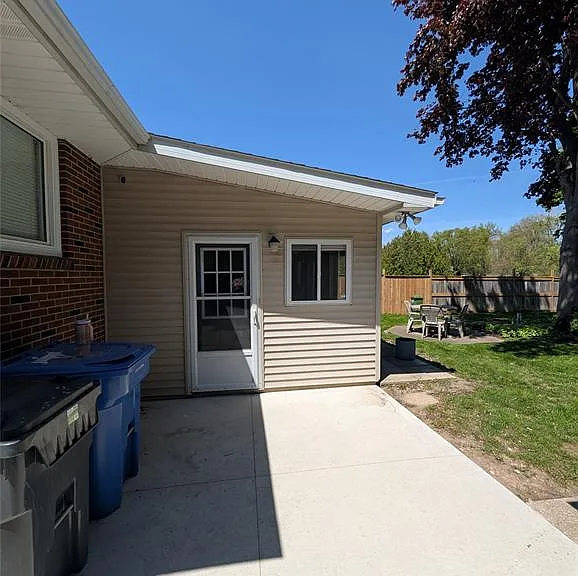 2990 Pillette Rd #2 — Photo 2