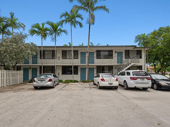 2nd image of 1901 N Andrews Ave APT 102