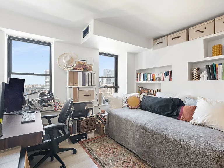 40 E 9th St #1612 — Photo 8