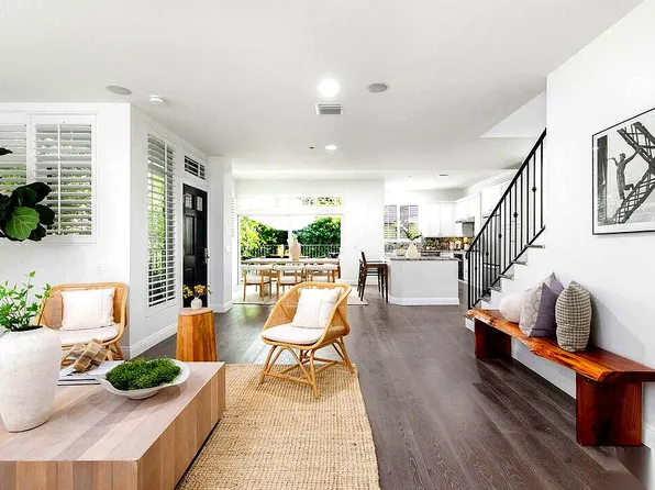 10523 Selkirk Ln, Los Angeles, CA 90077