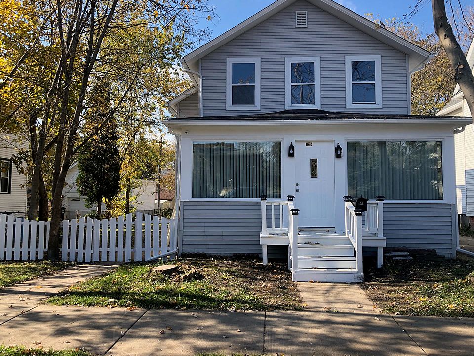 1st image of 438 N Ash St