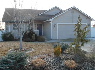 4910 Overbluff Dr, Yakima, WA 98901