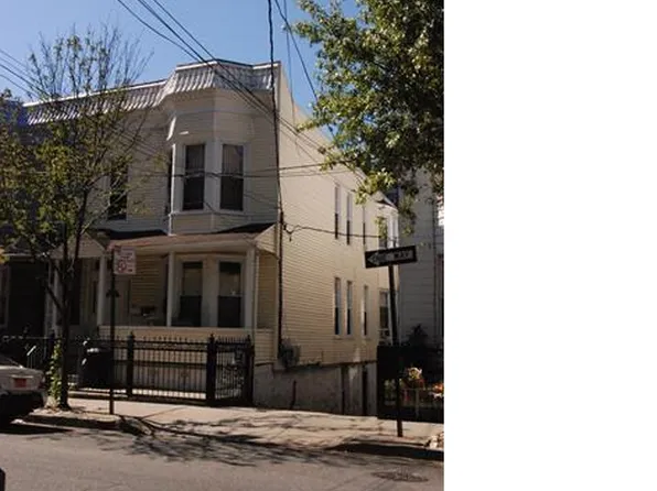 3817 Carpenter Ave, Bronx, NY 10467