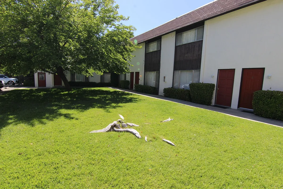 Building Photo - 10310 El Camino Real #2