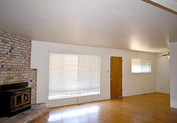 5th image of 411 Clark Dr