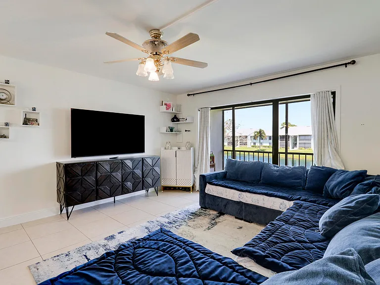 3630 Alder Dr #E2 — Photo 7