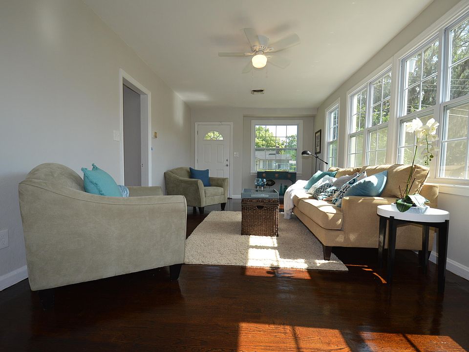 1st image of 430 W 66th St