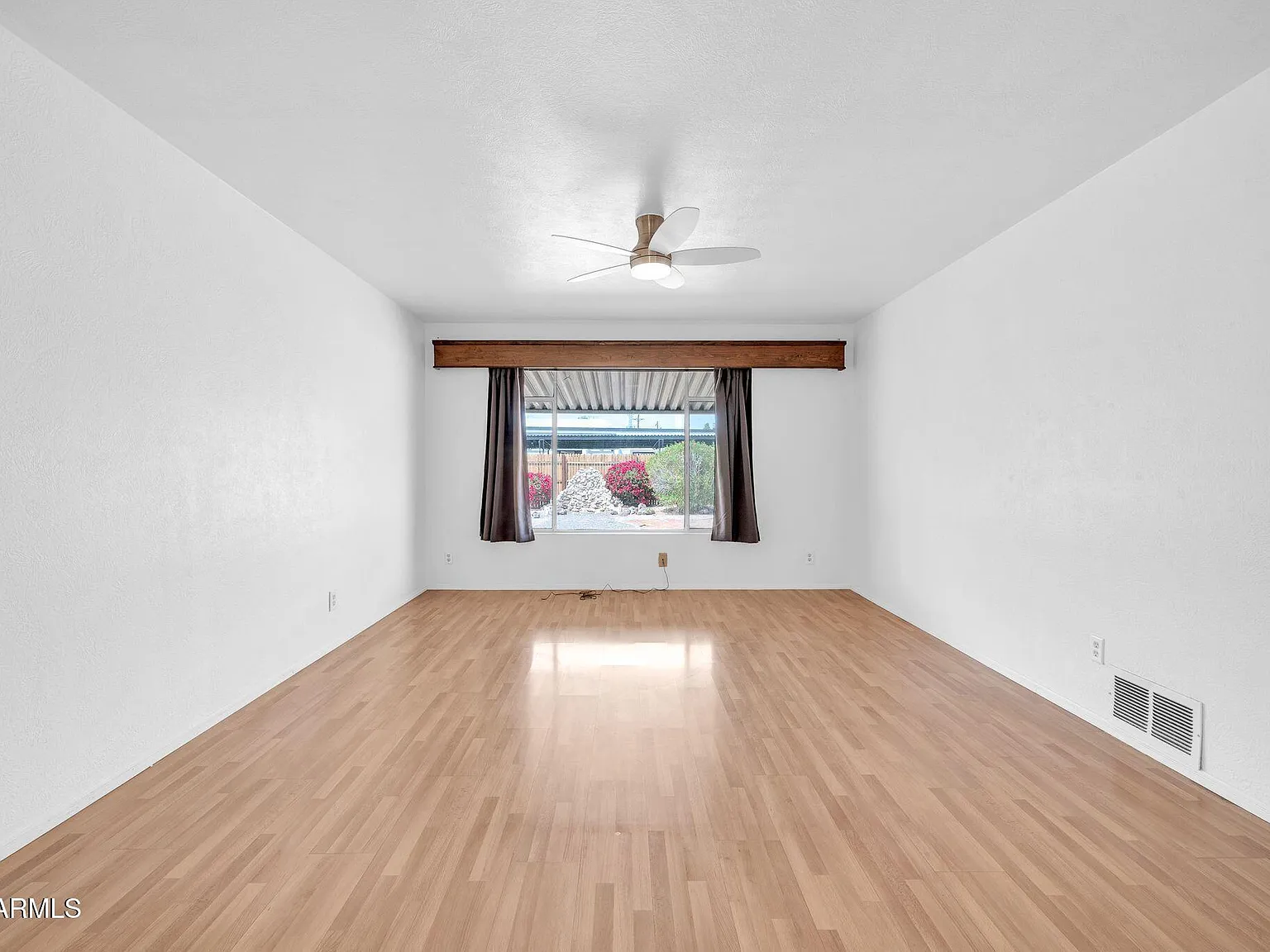 3 bed, 1308 sqft, $2,100 — Photo 3