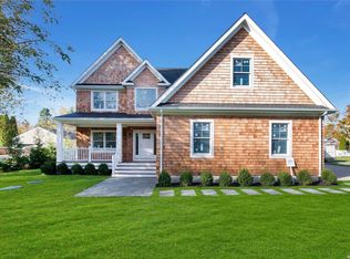 560 Fawn Ln, Cutchogue, NY 11935