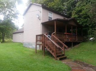 136 Spruce Flat Rd, Buckeye, WV 24924