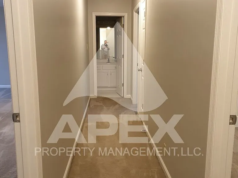 913 Oak Haven Rd — Photo 18