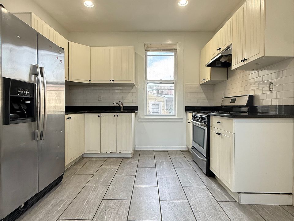1st image of 132 Prospect St #1