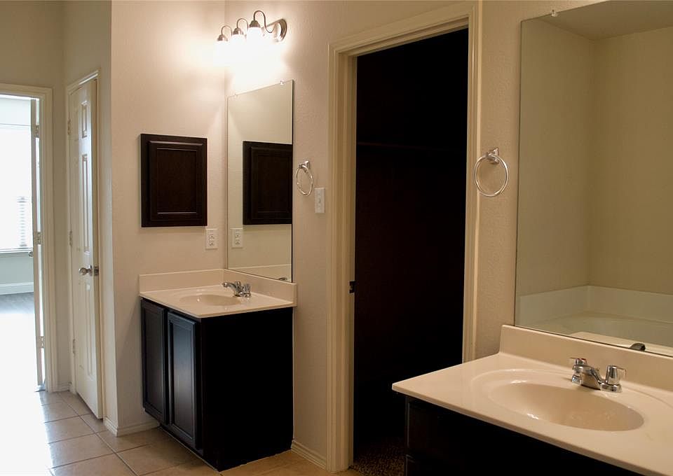 1st image of 3804 Oceanview Dr #3804