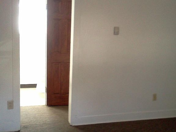 2nd image of 465 Grace Ave APT 2