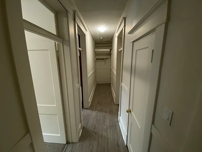 915 Corydon Ave — Photo 17