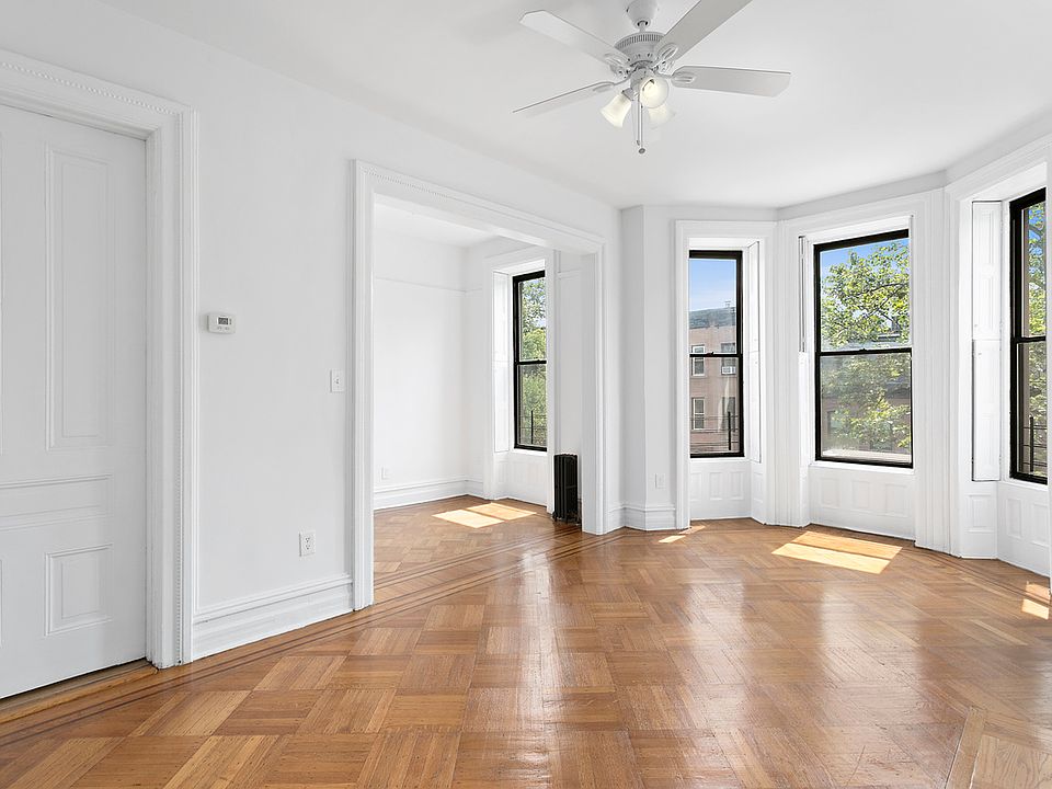 1st image of 252 6th Ave #3