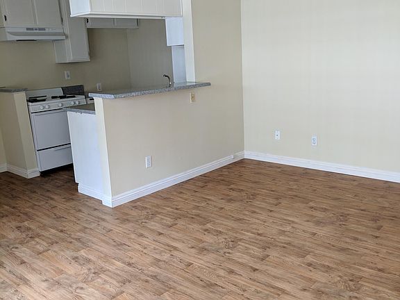 2nd image of 7519 Vassar Ave #7d88b87af