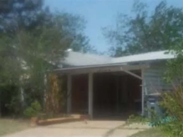 2302 NW 28th St, Lawton, OK 73505