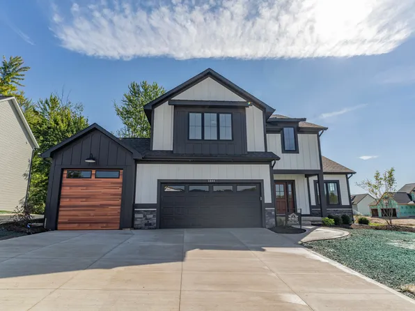 1844 Stratford Ln NW, Grand Rapids, MI 49534