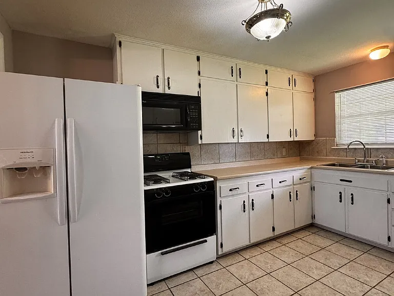 3009 W Olive St — Photo 7