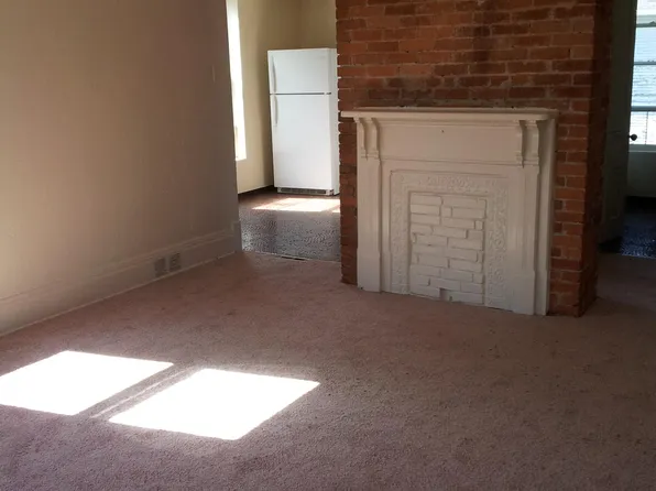 1046 Wilson Pl APT 2, Coraopolis, PA 15108