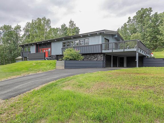 3rd image of 290 Woodland Ave