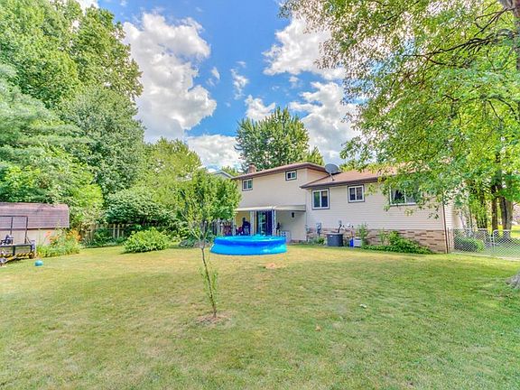 5th image of 15300 Hemlock Ln