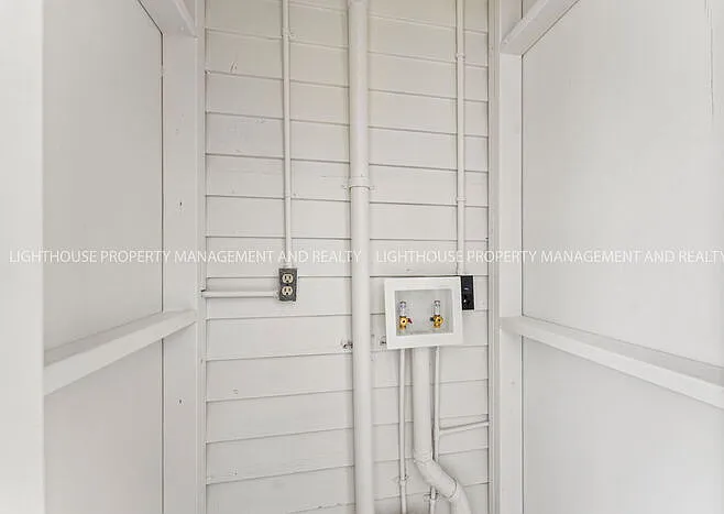 94 Lewis St — Photo 13