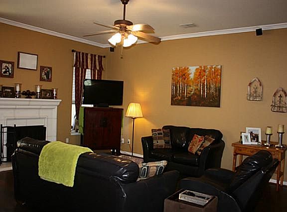3rd image of 304 Aster Dr