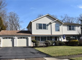 28 Valley Vale Dr, Old Bridge, NJ 08857