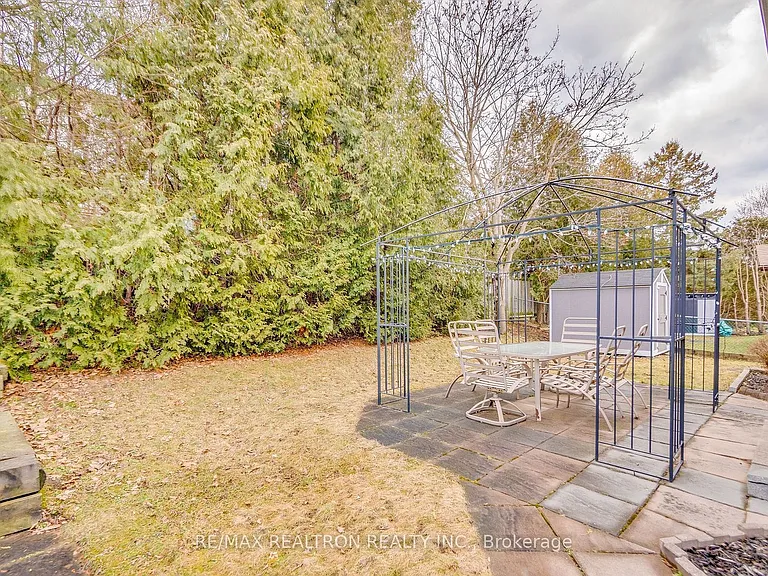 122 Rutledge Ave — Photo 4
