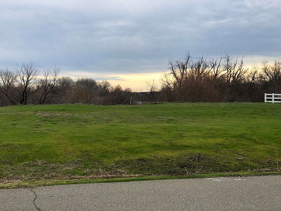 5th image of 22435 Edgewater Dr