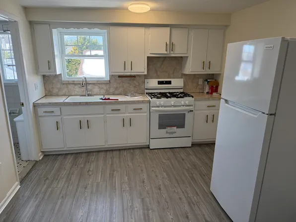 (undisclosed Address), East Rockaway, NY 11518